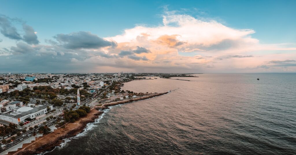 vista aérea del malecón de Santo Domingo