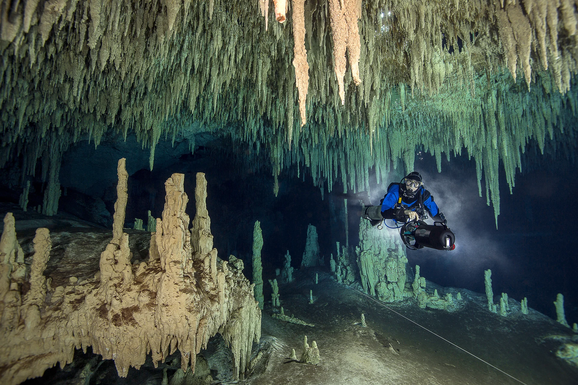 buceo en cueva