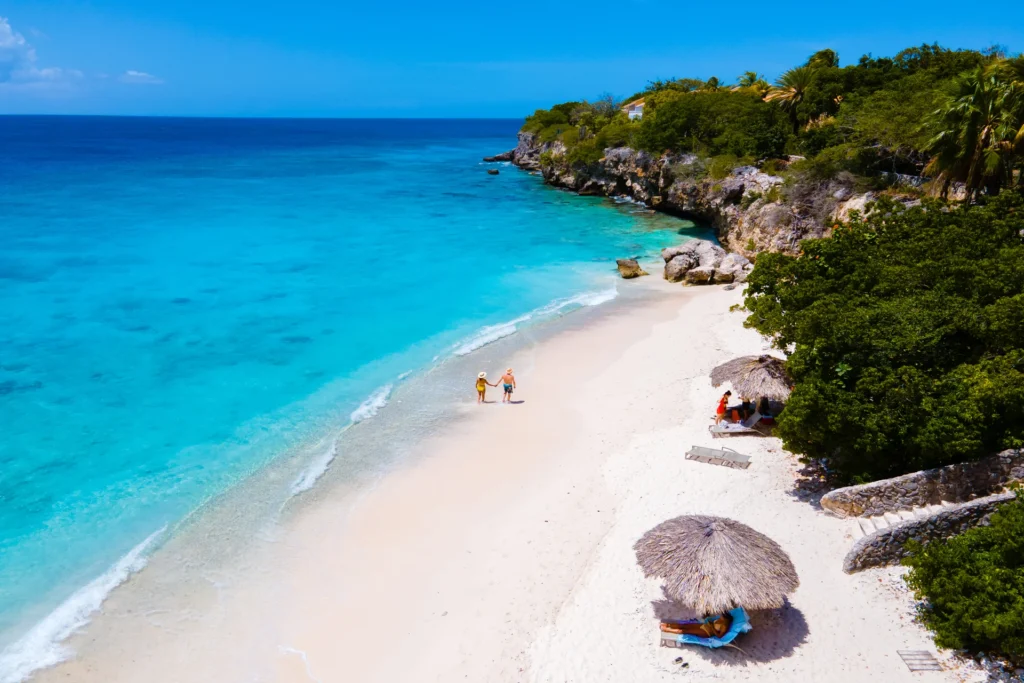 Playa caribeña desde el cielo